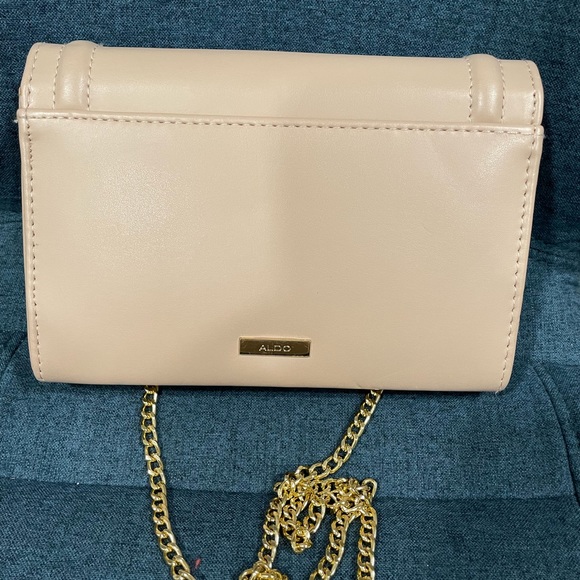 Lot of 9 Purses. New and like new - Picture 7 of 17